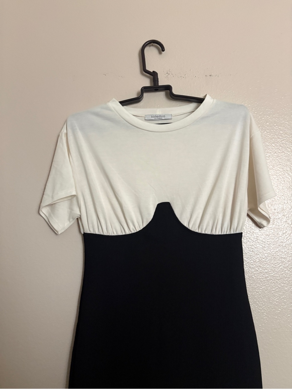 Two-Tone Black and White Short Sleeve Bodycon Dress - Picture 2 of 7